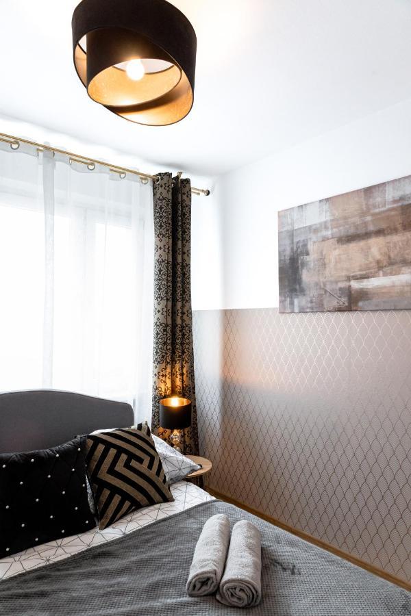 Clicktheflat Conrada Apart Rooms Varşovia Exterior foto