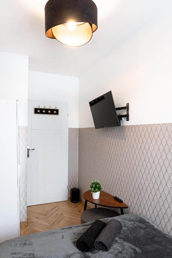 Clicktheflat Conrada Apart Rooms Varşovia Exterior foto