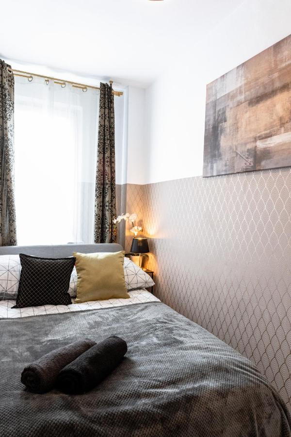 Clicktheflat Conrada Apart Rooms Varşovia Exterior foto