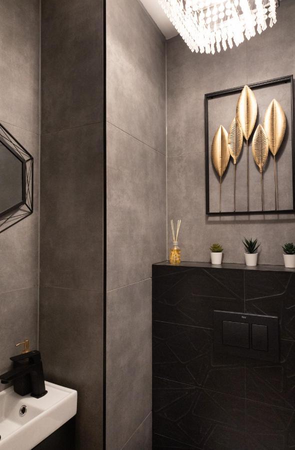 Clicktheflat Conrada Apart Rooms Varşovia Exterior foto