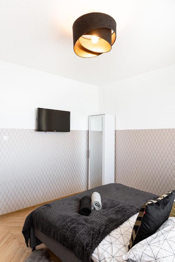 Clicktheflat Conrada Apart Rooms Varşovia Exterior foto